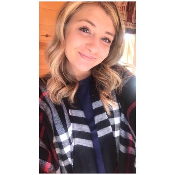 Meet your Posher, Kelli - Picture 1 of 1